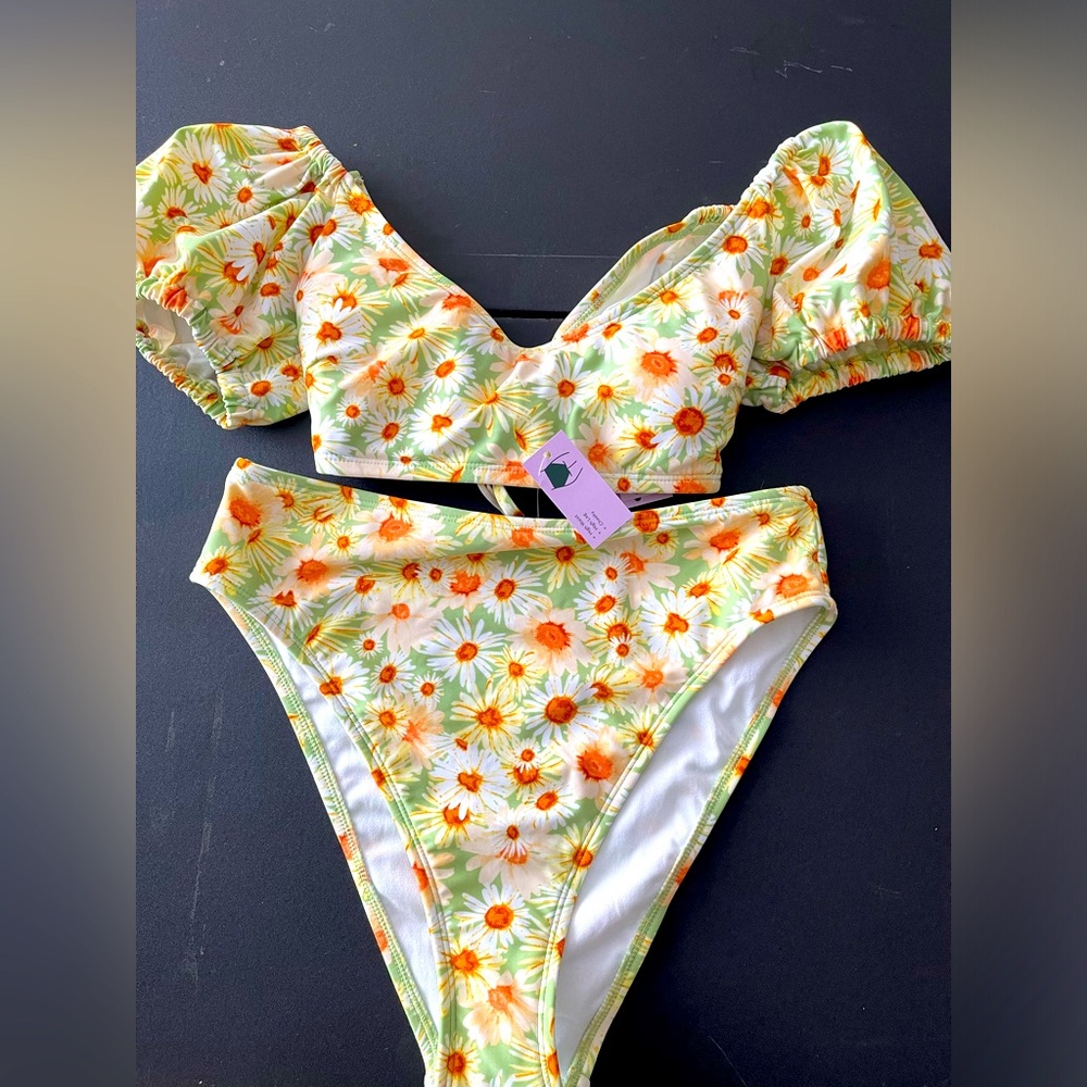 NWT Wild Fable‎ Daisy Print Two Piece Bikini size XS